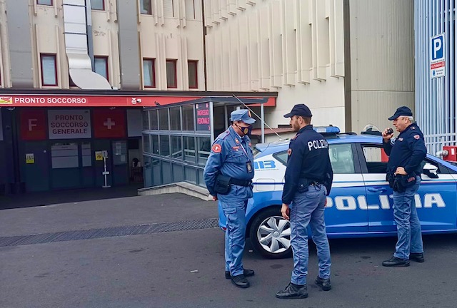 Catania, donna aggredisce due infermieri del reparto di neurologia al “Cannizzaro”