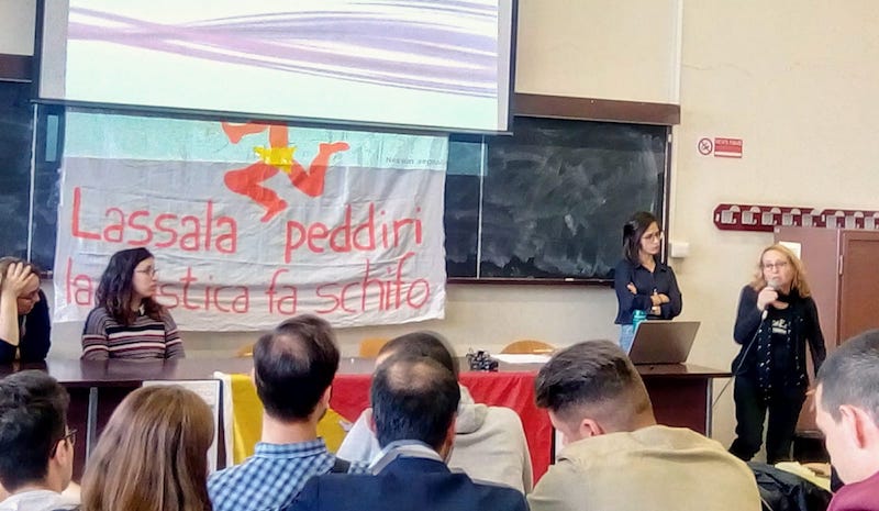 Campagna-contro-utilizzo-plastica Catania, presentata la campagna contro l’utilizzo della plastica. Vasta (Il Sud Conta): “In ospedale utilizzo criminale”