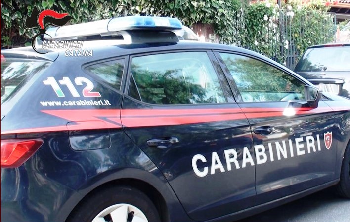 Carabinieri-2 Motta Sant’Anastasia: tossicodipendente maltrattava i suoi familiari