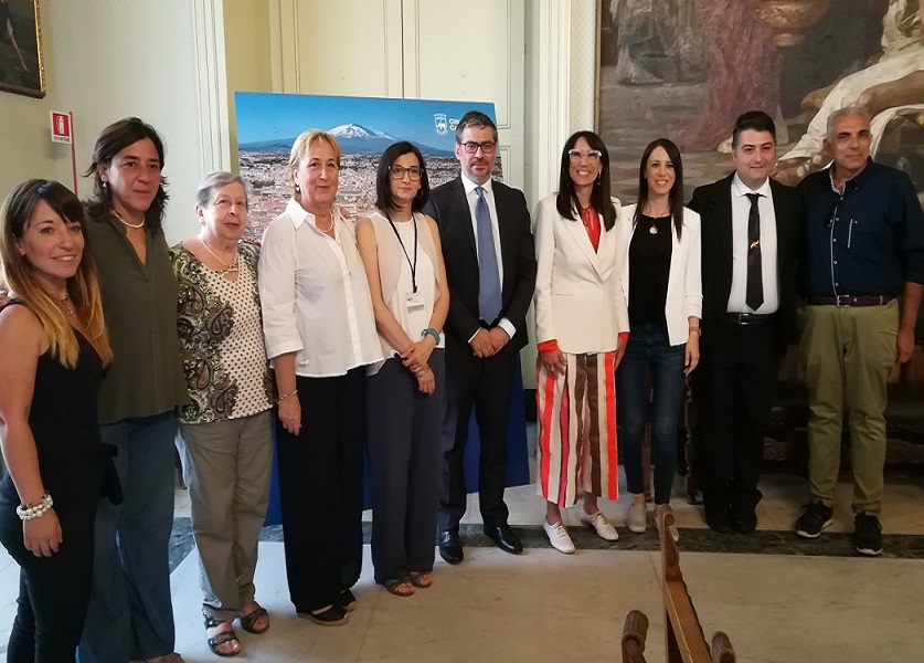 dav Catania, “Tavolata senza muri” per la solidarietà sabato in piazza Manganelli