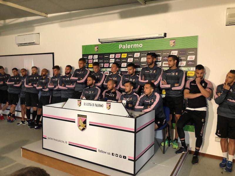 Conferenza-Stampa-giocatori-Palermo Retrocessione Palermo, i giocatori: “Conflitto d’interessi nel Consiglio direttivo Lega”