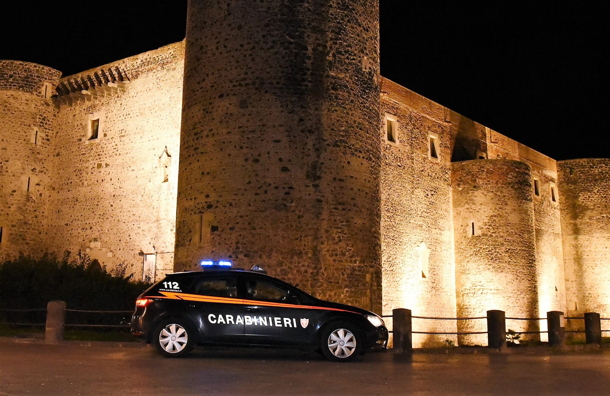 Castello Ursino, in azione posteggiatore abusivo minorenne. Denunciata la madre