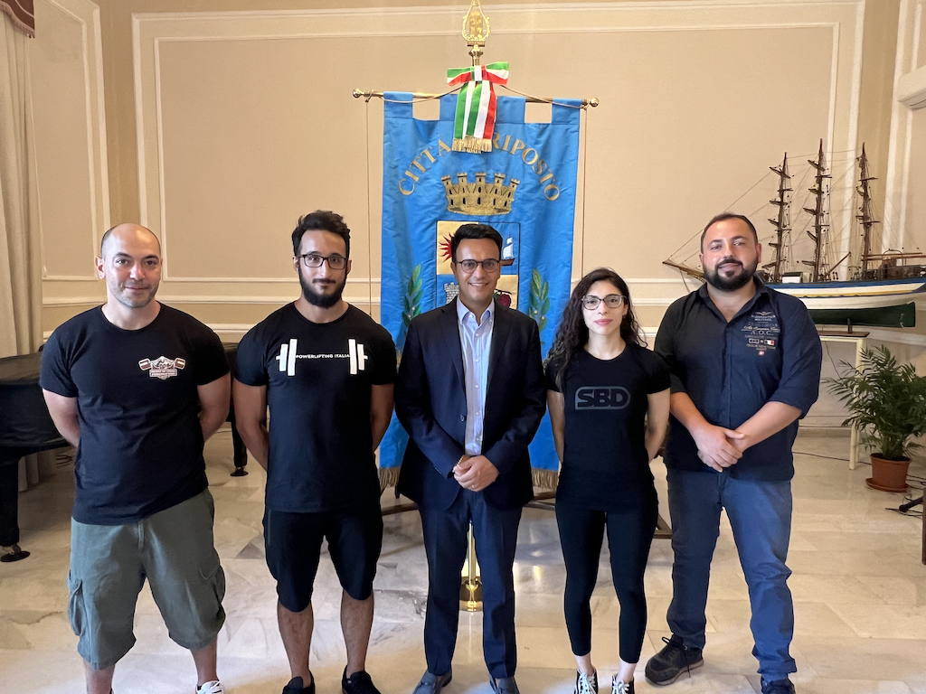 Davide-Vasta-incontra-gli-atleti-ripostesi Riposto, due giovani atleti ai campionati mondiali di powerlifting