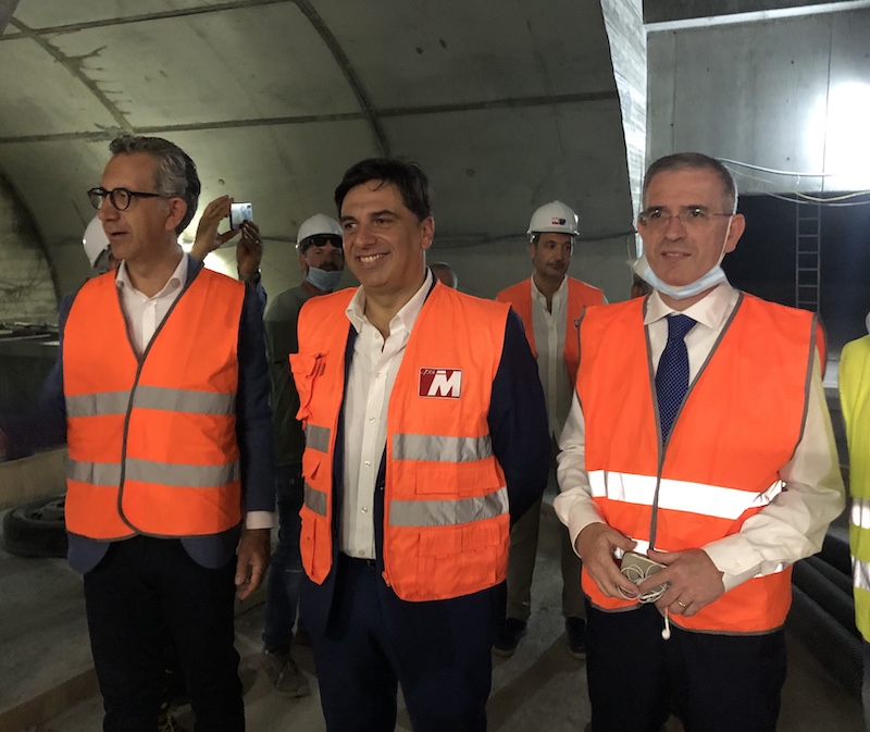 Metro Catania, Falcone in sopralluogo alla stazione Fontana: “Entro settembre rimosse le deviazioni dalla Circonvallazione”