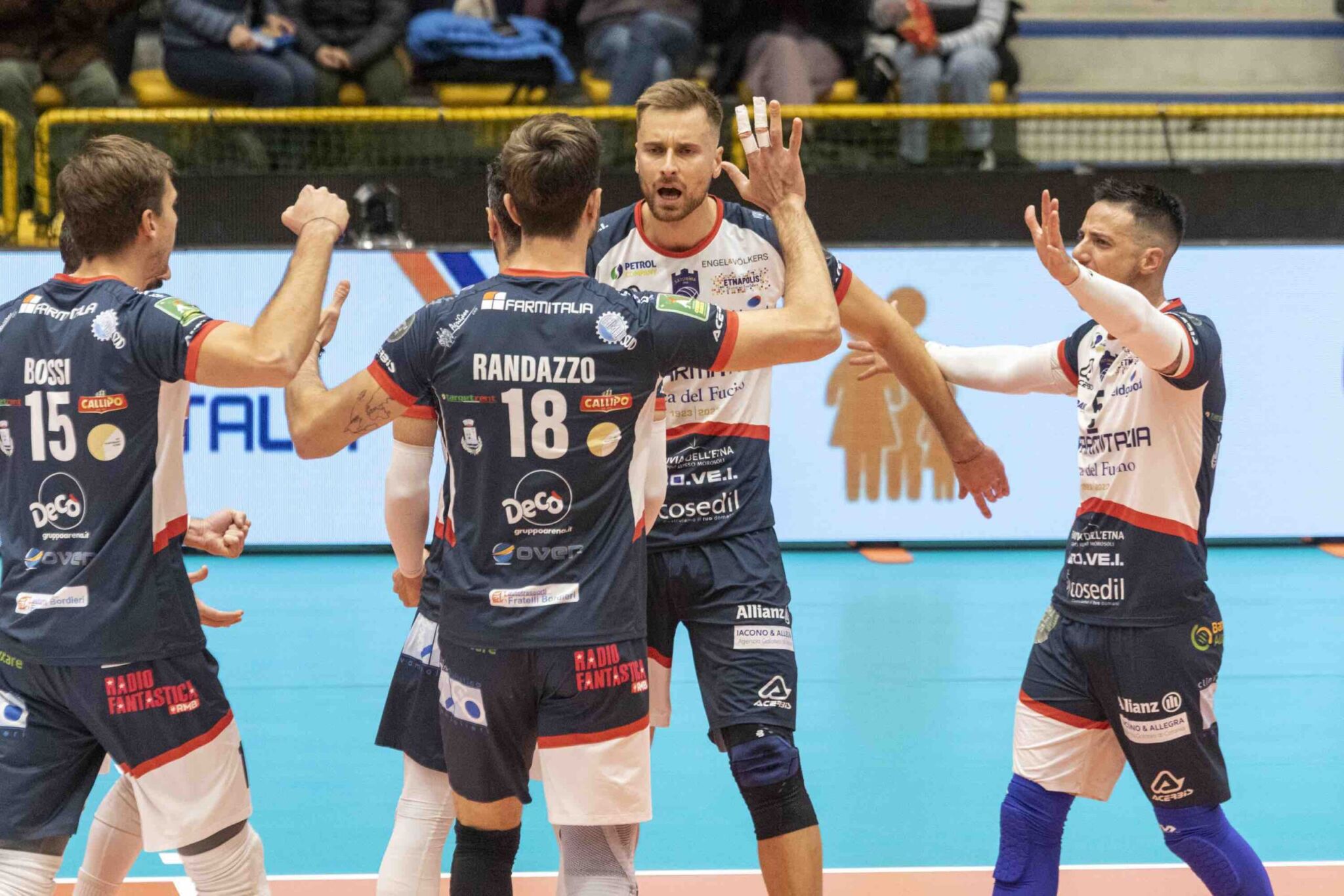 Farmitalia-Saturnia_PH-Mimmo-Lazzarino-scaled <strong>La quinta giornata di ritorno si gioca al PalaCatania contro Civitanova </strong>