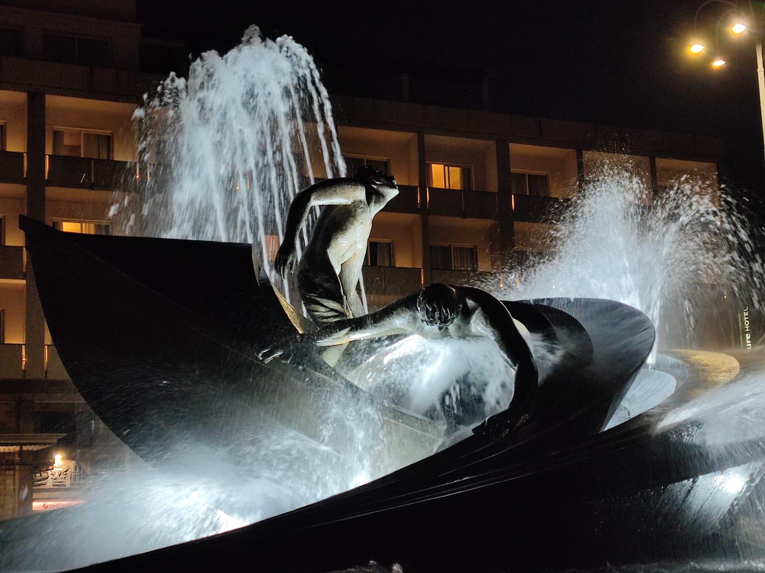 Fontana-I-Malavoglia Inaugurata la fontana de “I Malavoglia” totalmente rigenerata
