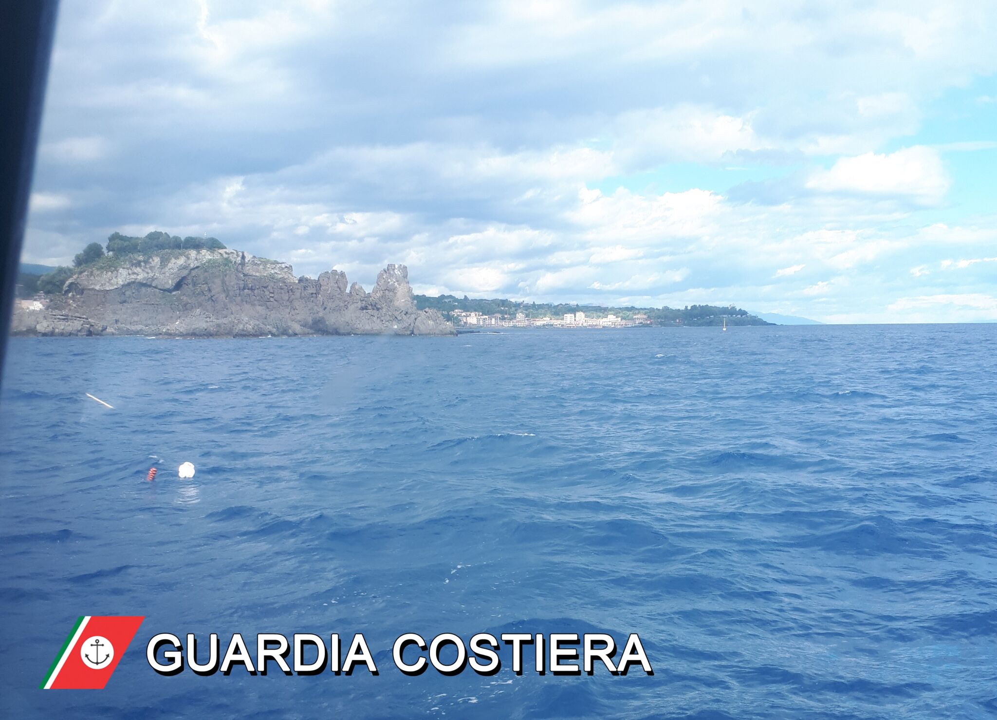 Foto-1 Pesca illegale nell’Area Marina Protetta Isole Ciclopi