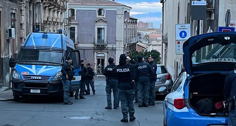 Foto-DIGOS-del-5-dicembre Via Gallo, sgomberato e sequestrato immobile occupato da centro sociale