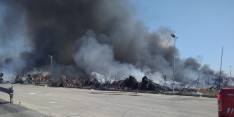 Mega incendio alla Kalat Impianti