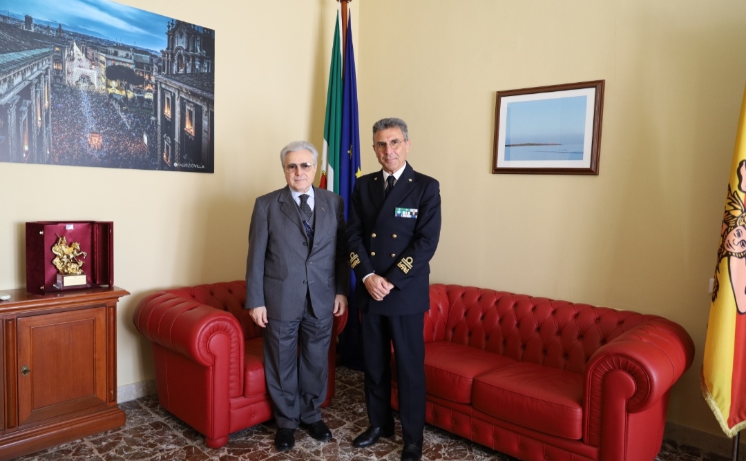 Piero Mattei visita la Direzione marittima della Sicilia Orientale