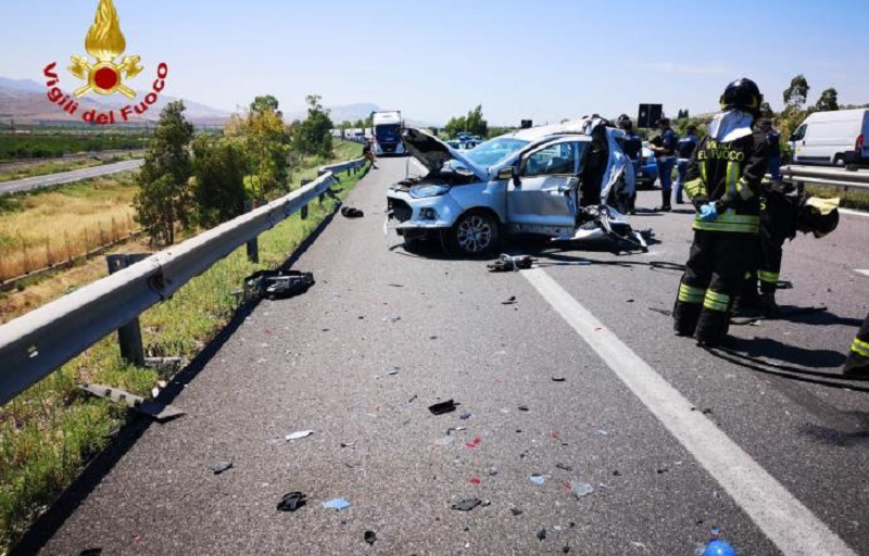 LASICILIA.IT_-1 Enna, incidente stradale mortale sull’A19: un morto e tre feriti
