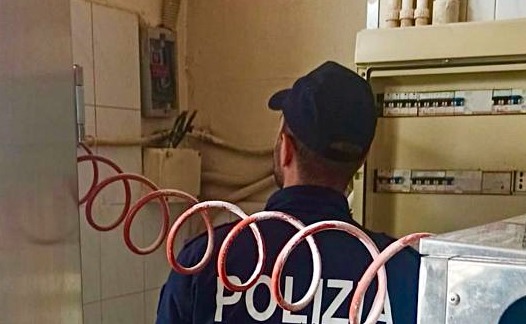 Manomette il contatore, arrestato titolare di un panificio