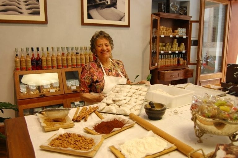 Nonna-Vincenza Si è spenta “Nonna Vincenza”: esportò nel mondo la dolcezza siciliana