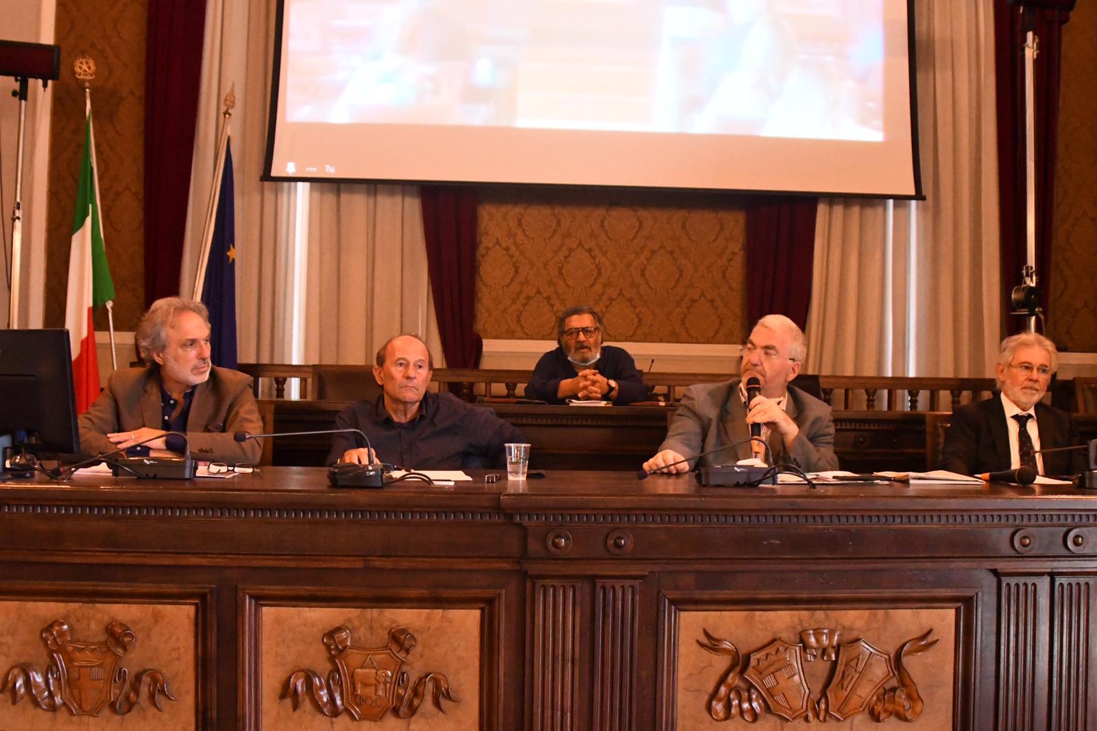 Nuova-economia-post-globalismo “Nuova economia post globalismo”: oggi il convegno della Cidec in Camera di Commercio