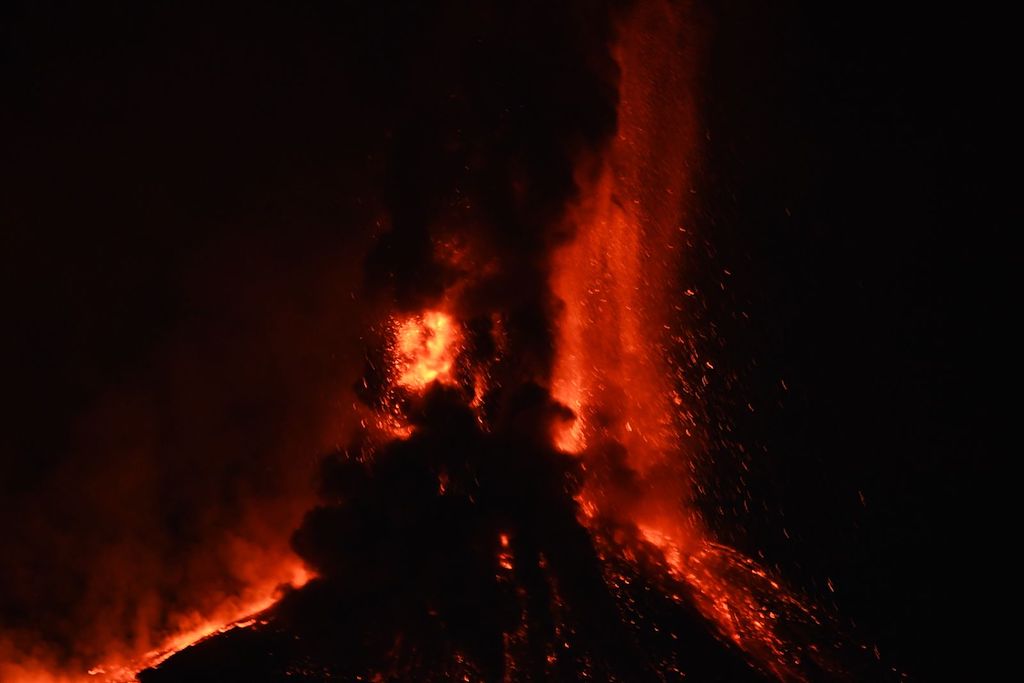 L’Etna laboratorio naturale per studiare i vulcani di Venere