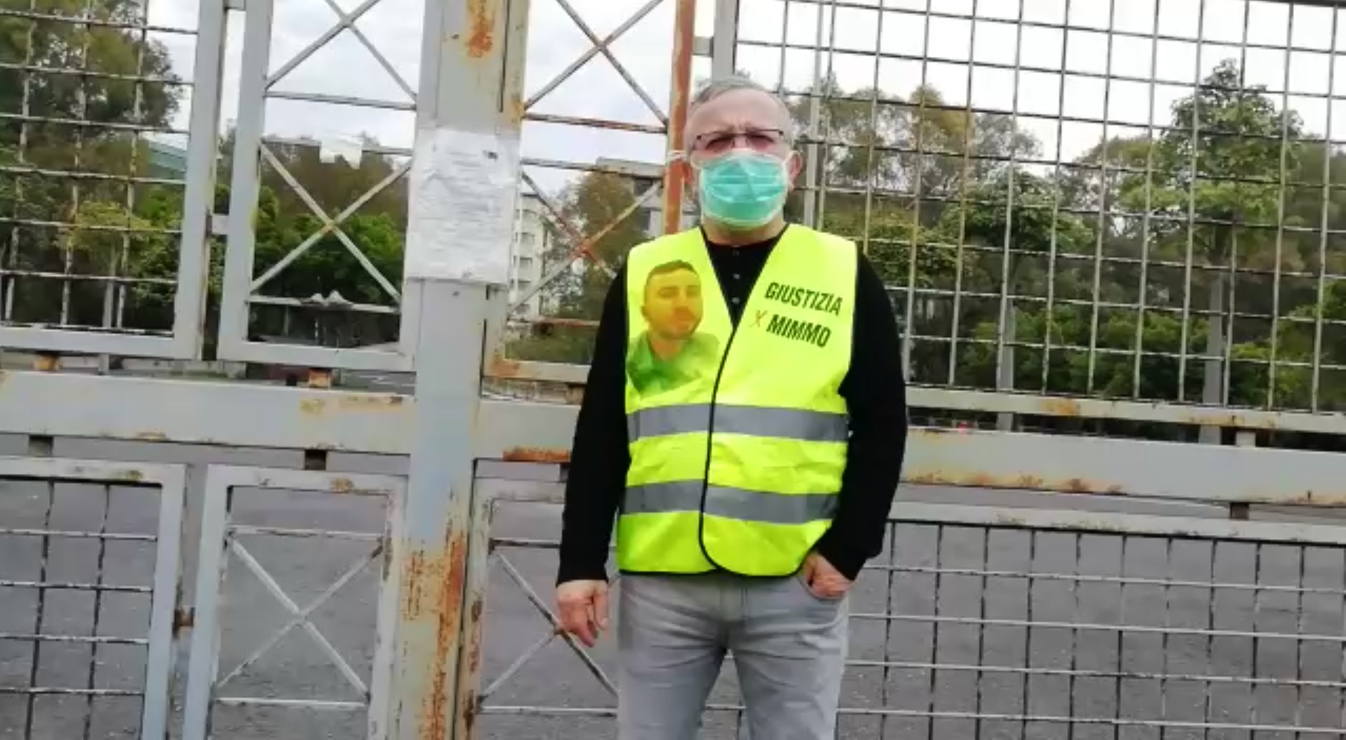 Pietro-Crisafulli-1 Cimitero di Catania, un padre è disposto a scavalcare i cancelli per andare dal figlio -VIDEO