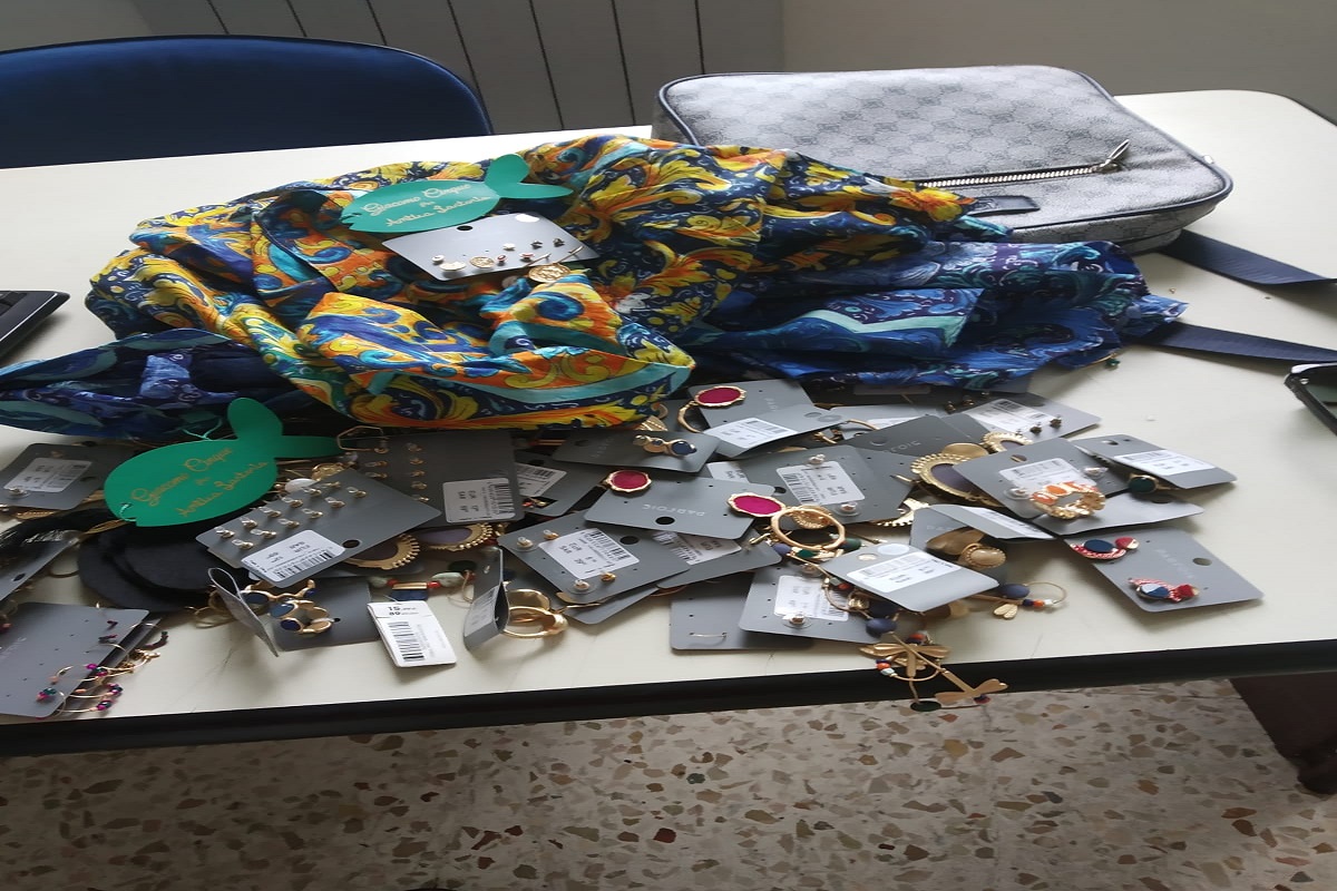 Polizia-Municipale-arrestato-un-ladro-che-aveva-derubato-due-negozi Polizia Municipale, arrestato un ladro che aveva derubato due negozi