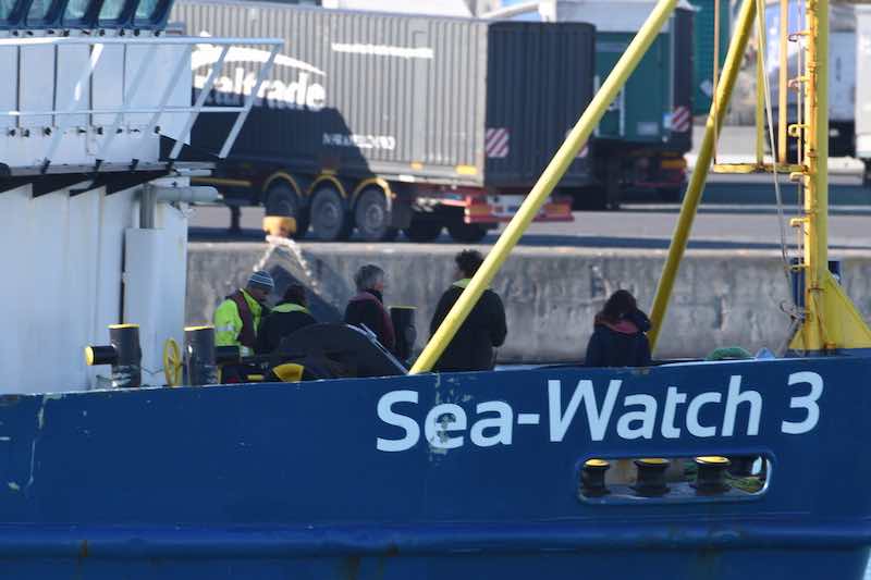 Caso Sea Wacht Lampedusa, Salvini-Rackete: due reati e una sciocchezza