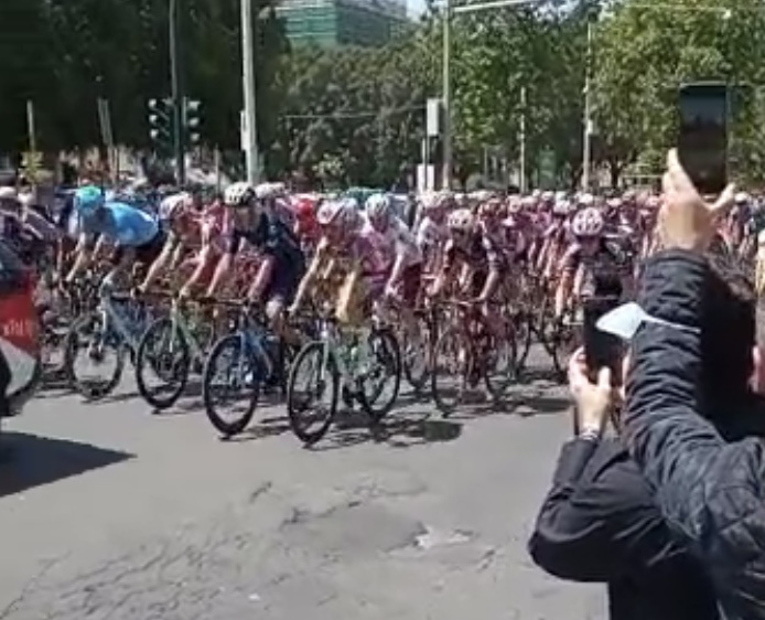 Strade-Catania-Giro-dItalia Giro d’Italia a Catania, Bonaccorsi (M5S): “Strade groviera e città piena di munnizza”