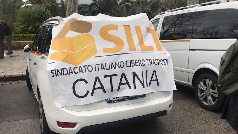 Tassisti-apertura-tavolo-in-Regione_2 Sciopero tassisti Silt, la protesta si allarga al resto d’Italia