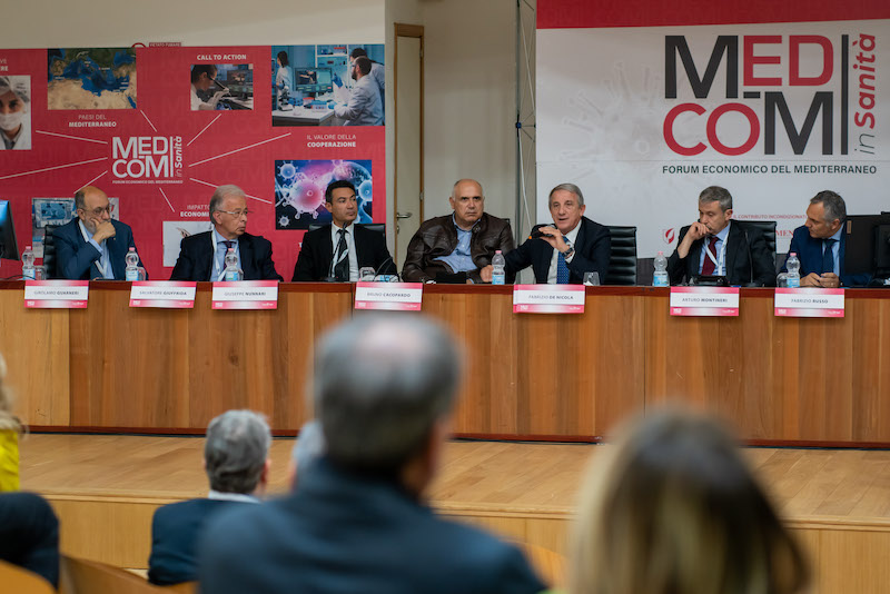 Tavola-Infettivologi-e-Cacopardo MedCom Forum in Sanità: nel Mediterraneo alto rischi di nuove epidemie