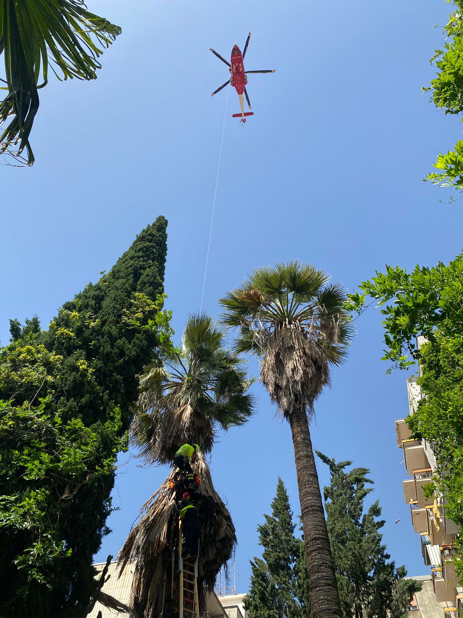 WhatsApp-Image-2021-05-25-at-11.30.29-4 Tondo Gioeni, Vigili del Fuoco salvano operaio – VIDEO e FOTO
