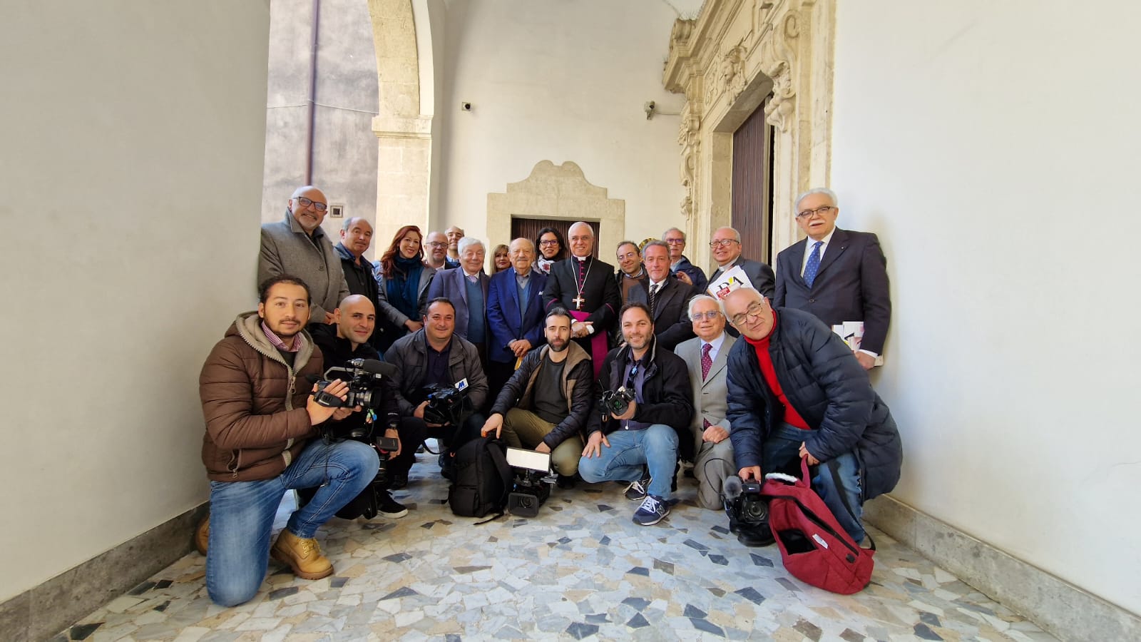 WhatsApp-Image-2023-04-07-at-11.19.51 Auguri di Pasqua da Monsignor Luigi Renna
