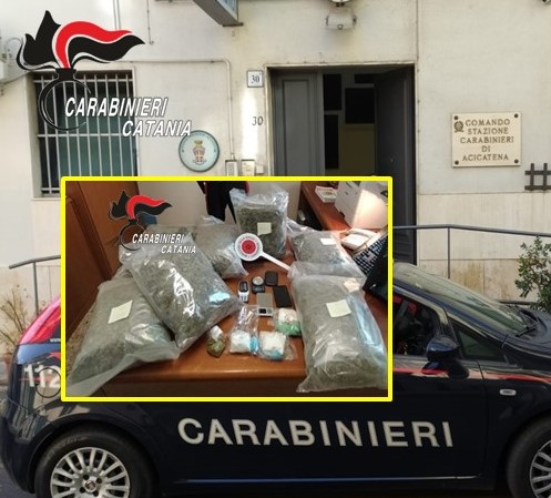 arresto-x-droga-Stz.-Aci-Catena Aci Catena, la droga viaggia su corriere espresso