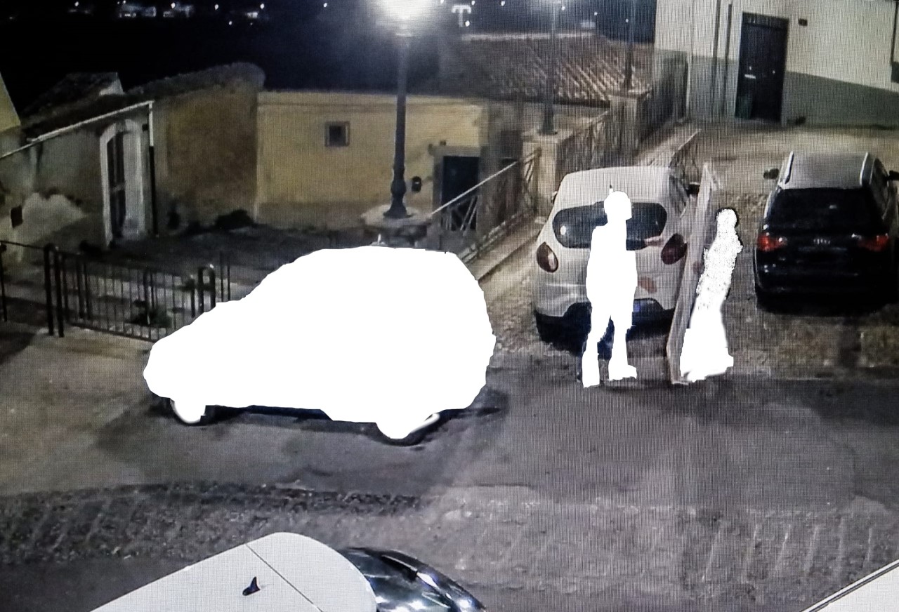 caltagirone-sporcaccioni Caltagirone, sette multe da 600 euro per altri 5 “sporcaccioni” sorpresi dalle telecamere