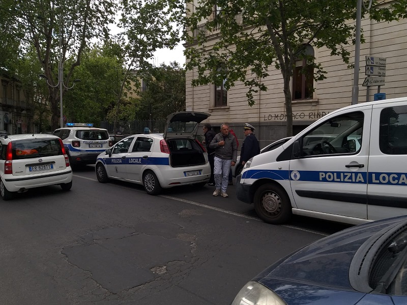 Catania, Corso Sicilia ancora al centro dei controlli anti abusivismo della Polizia Urbana