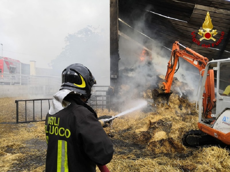 domenica-di-fuoco-in-sicilia Domenica di fuoco in Sicilia: in Prefettura a Catania la sala operativa d’emergenza