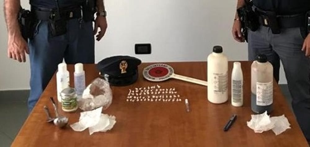 droga-sequestrata Palermo, si trova ai domiciliari ma continua a spacciare nascondendo la droga nel fasciatoio per bambini