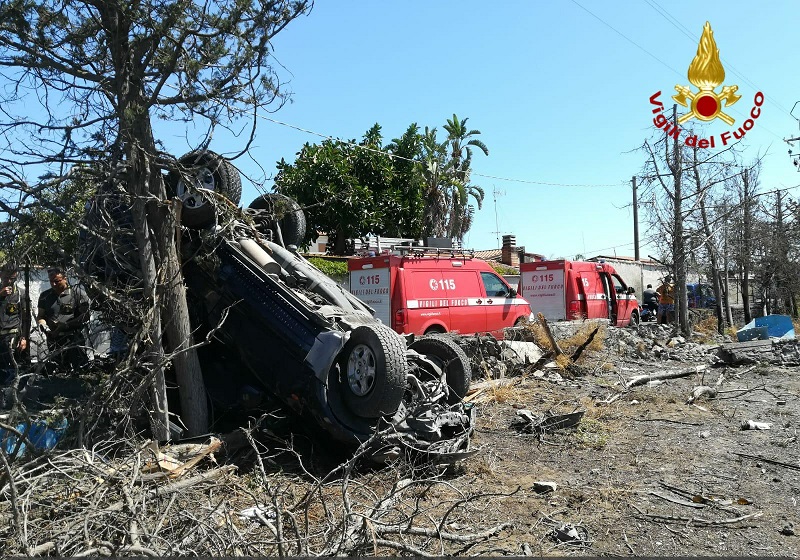 lasicilia.it_-3 Catania, incidente stradale al Paradiso degli Aranci: a bordo del Suv, 6 minorenni