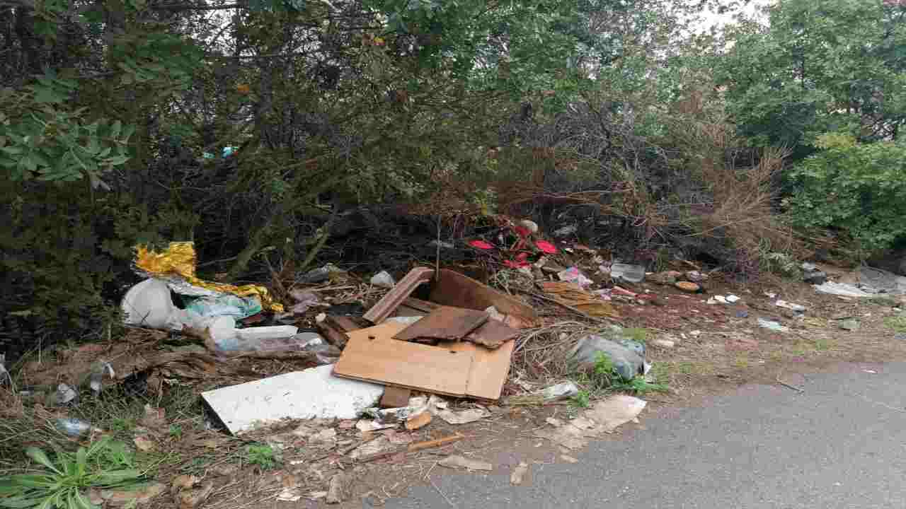 mascalucia-immagini Mascalucia, immondizia abbandonata in alcune zone residenziali