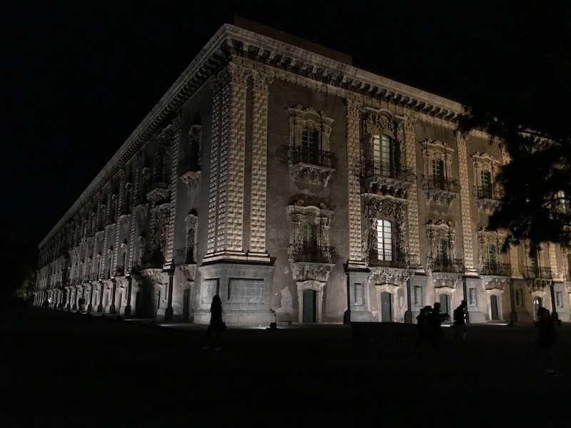 monastero_serale Officine Culturali: il 15 aprile visita guidata al Monastero dei Benedettini
