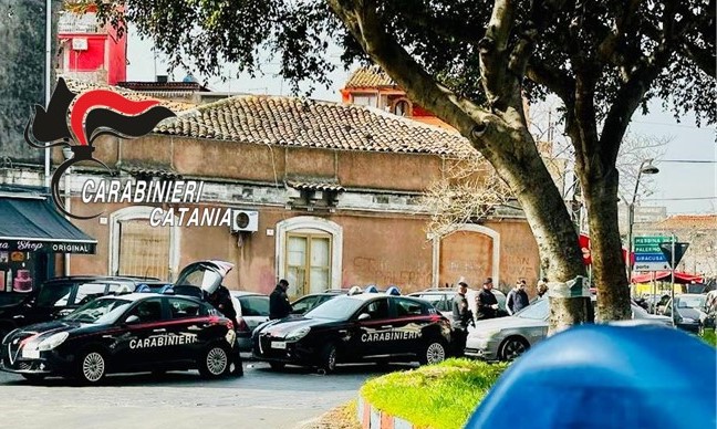 Droga a San Cristoforo, “Ci su i vaddia”. Due arresti