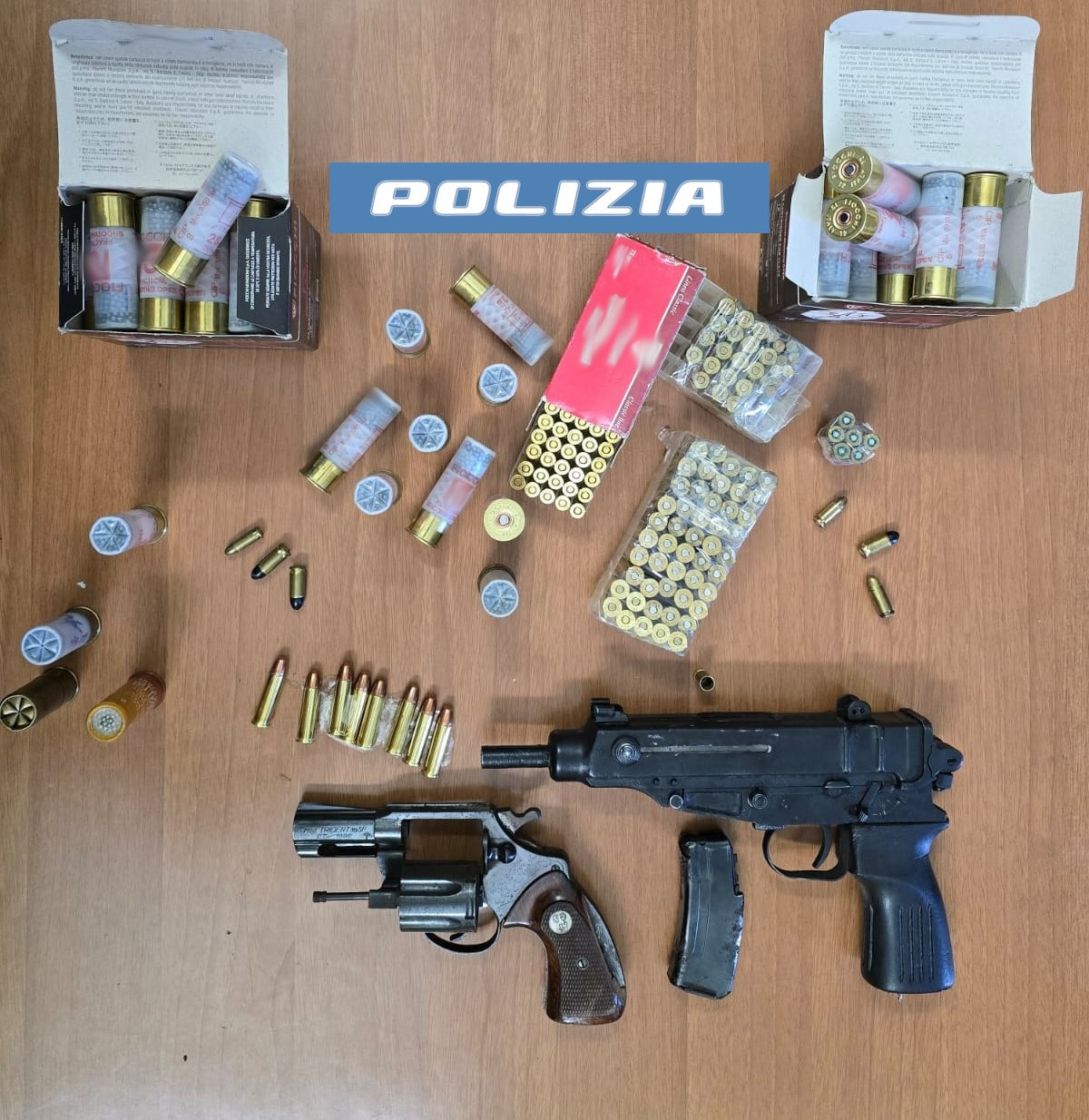 In casa aveva armi da guerra. Arrestato 40enne