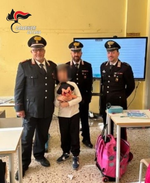 CARABINIERI NESIMA Carabinieri Nesima ritrovano peluches di un bambino autistico
