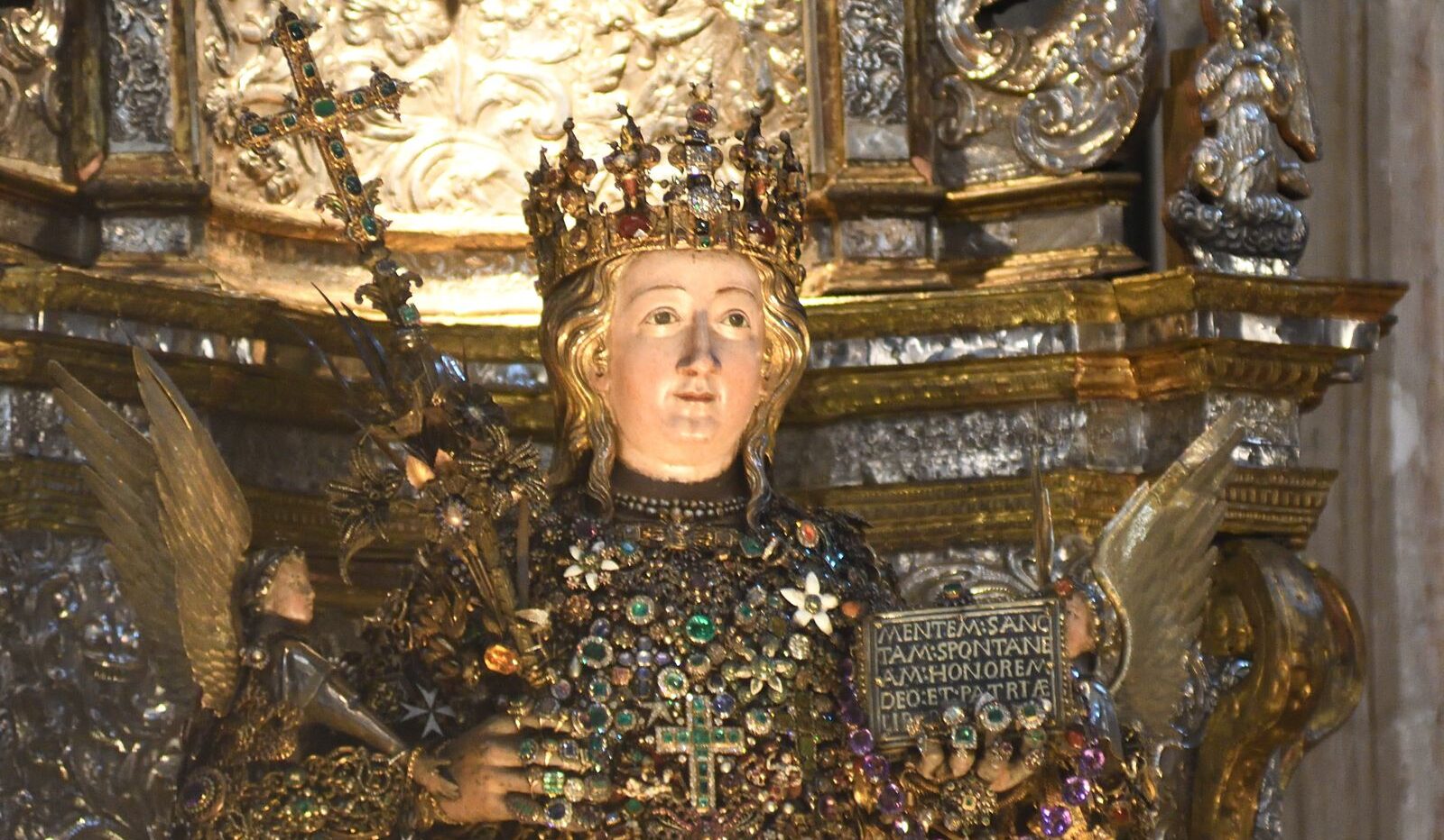 Agatainseno, in mostra 40 abiti dedicati alla Santa Patrona