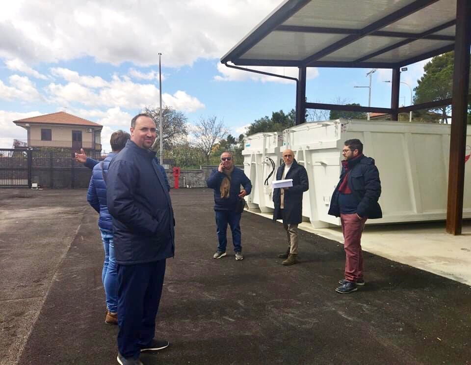 Rifiuti Gravina di Catania, la frazione indifferenziata raccolta ogni 15 giorni