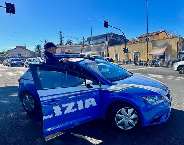 Sputa ai poliziotti Durante un controllo sputa ai poliziotti