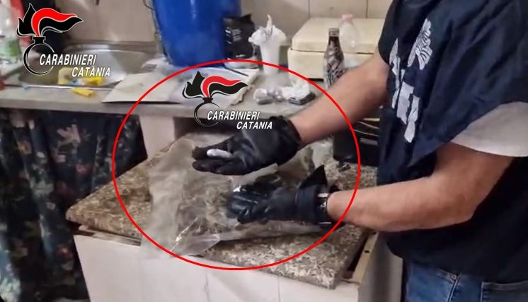foto arresto ninv Spacciava droga in un monolocale a San Cocimo