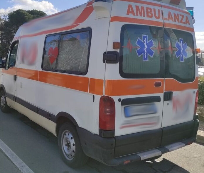 Ambulanza senza autorizzazioni trasportava anziana signora