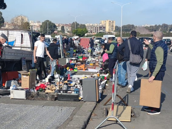 Mercatino delle pulci, Lega. “Niente dialogo con sindaco e Amts”