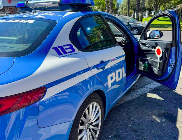 Titolare vede furto nel suo bar in diretta dalle videocamere