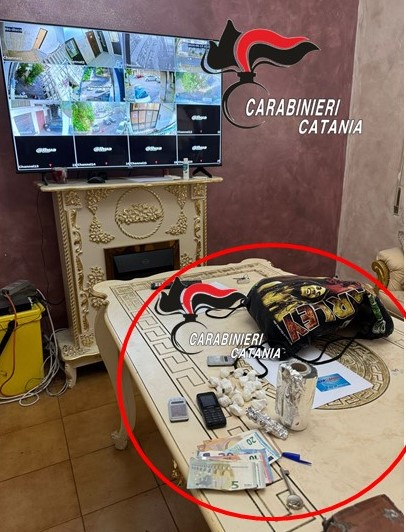 fontanarossa 1 A San Leone una casa della droga protetta da telecamere