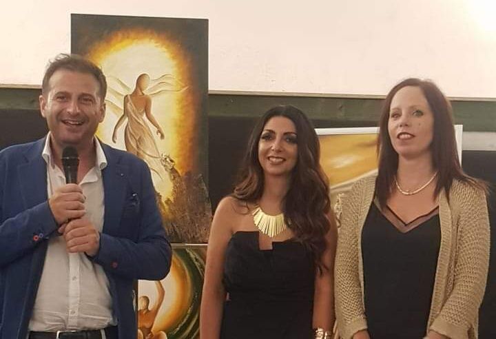 Connessioni universali Anna maio Connessioni Universali: un abbraccio tra arte e natura a Belpasso