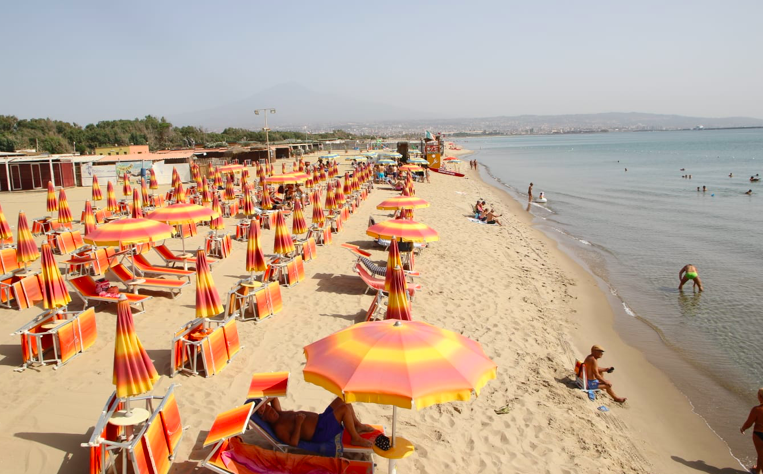 Stabilimenti balneari, Codacons diffida Capitanerie di Porto e Demanio