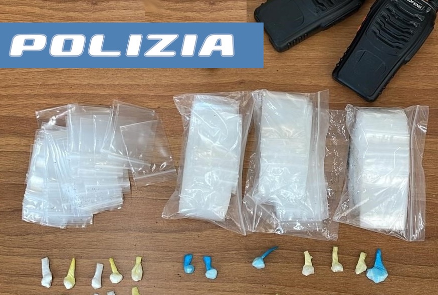 Via Capo Passero, in carcere un 18enne pusher