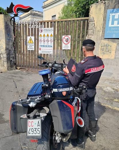 Tentano il furto di ferro all’ex Vittorio Emanuele, denunciati